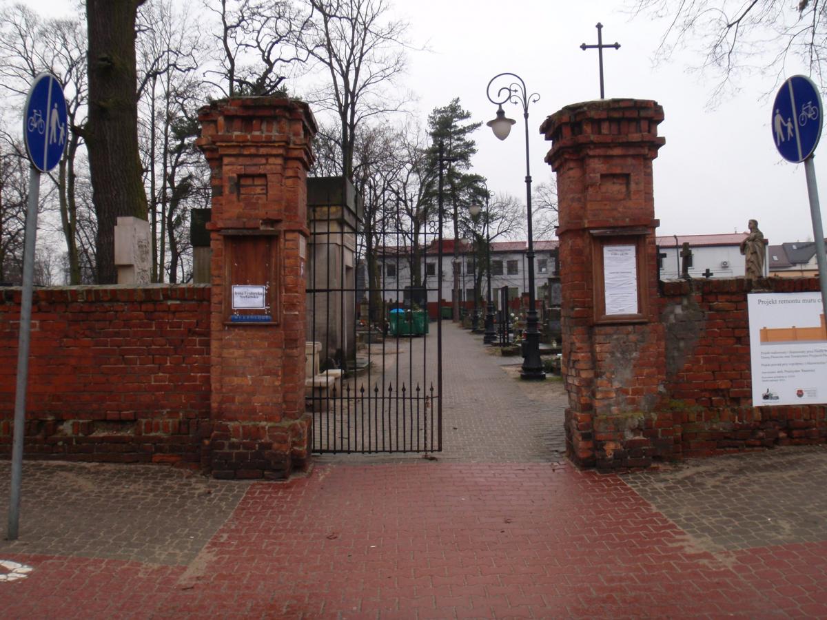 Wikipedia, Catholic cemetery in Piaseczno, Cultural heritage monuments in Poland with known IDs, Sel
