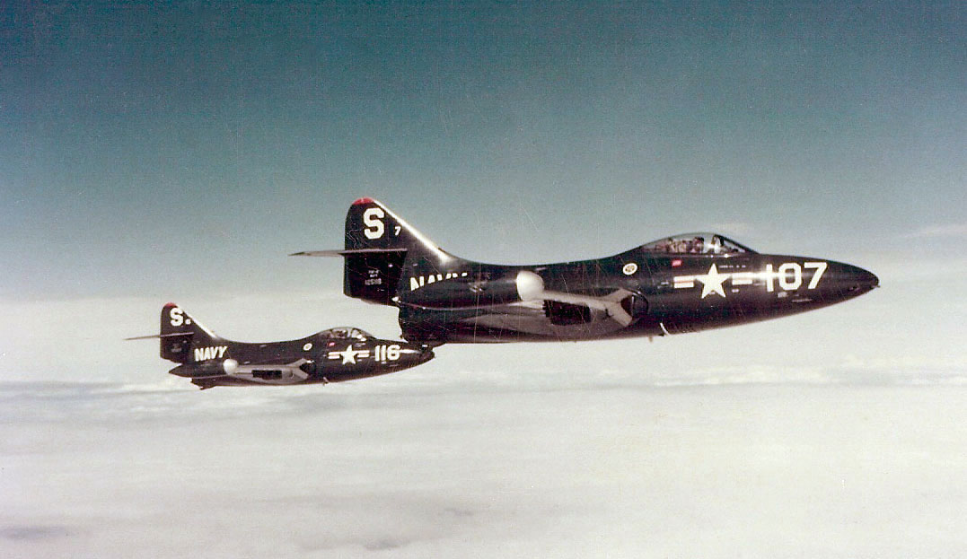 Wikipedia, 1950s photographs, 1951 in aviation in South Korea, Aerial photographs of military aircra