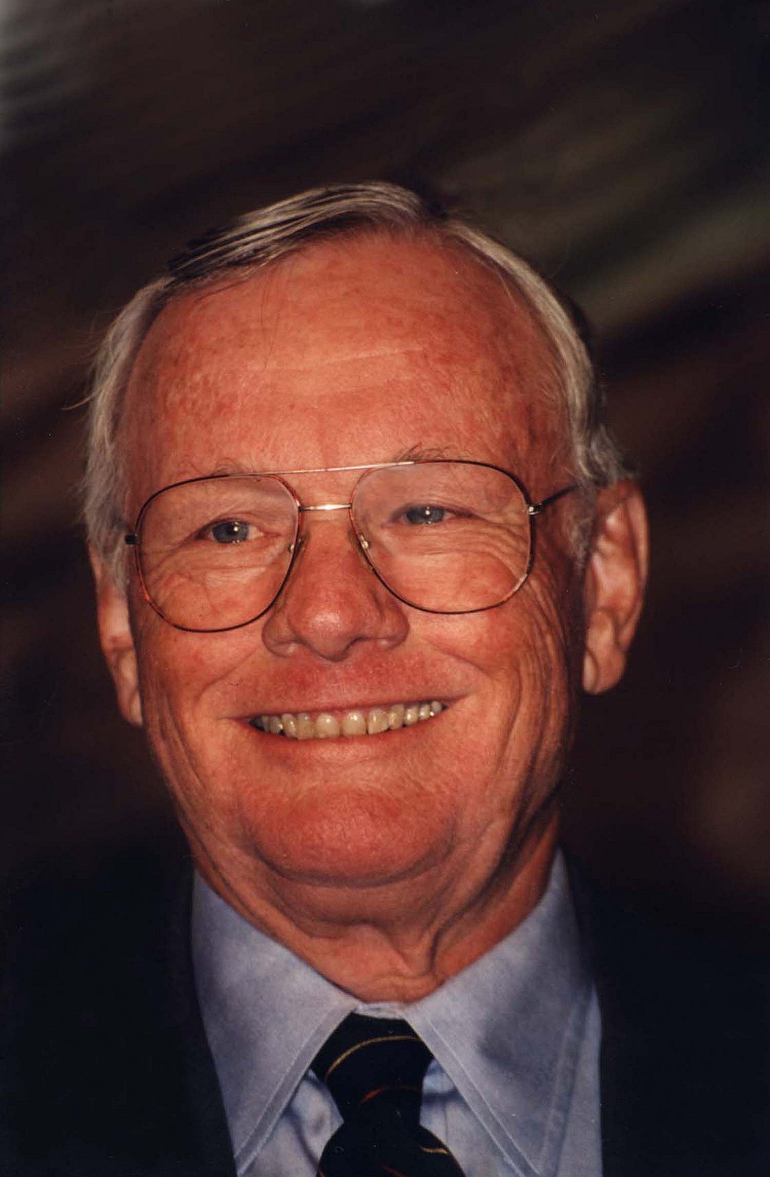 Wikipedia, Flickr images reviewed by FlickreviewR 2, Neil Armstrong, Photographs by John Mathew Smit